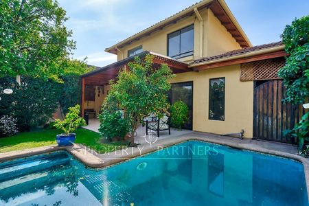 Venta de Casa en Peñalolén Condominio Arboleda I EasyBroker