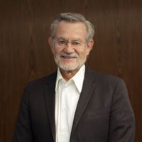 Carlos J De La Torre