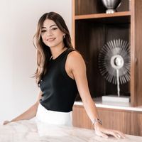 Alanna De la Garza