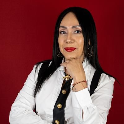 Claudia Macías