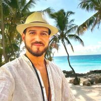Benjamin R Acosta