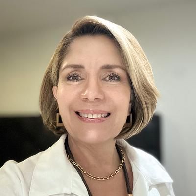 Claudia d Argence