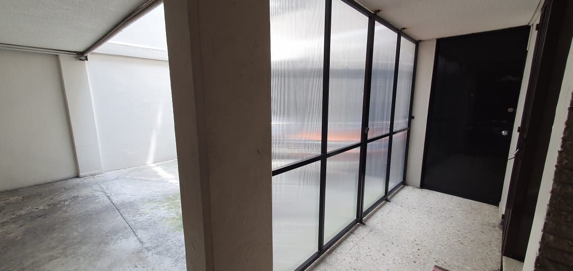 acceso al departamento planta baja, foto 14 de 14