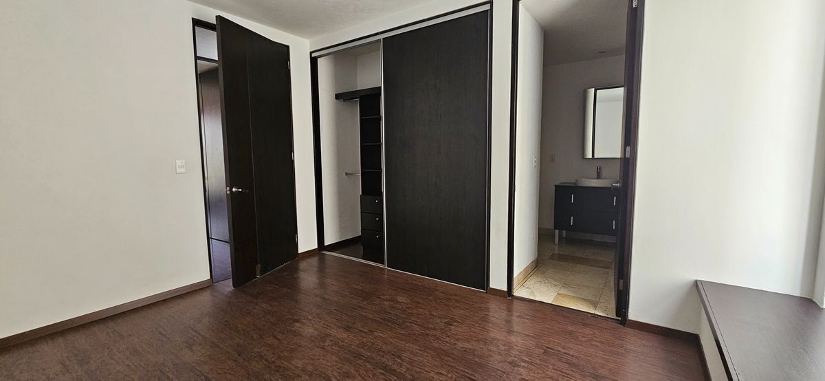 10 de 35: Primera recámara.