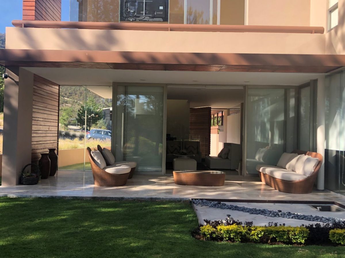 Casa en venta dentro del Campo de Golf Altozano, Morelia. Vista al green |  EasyBroker