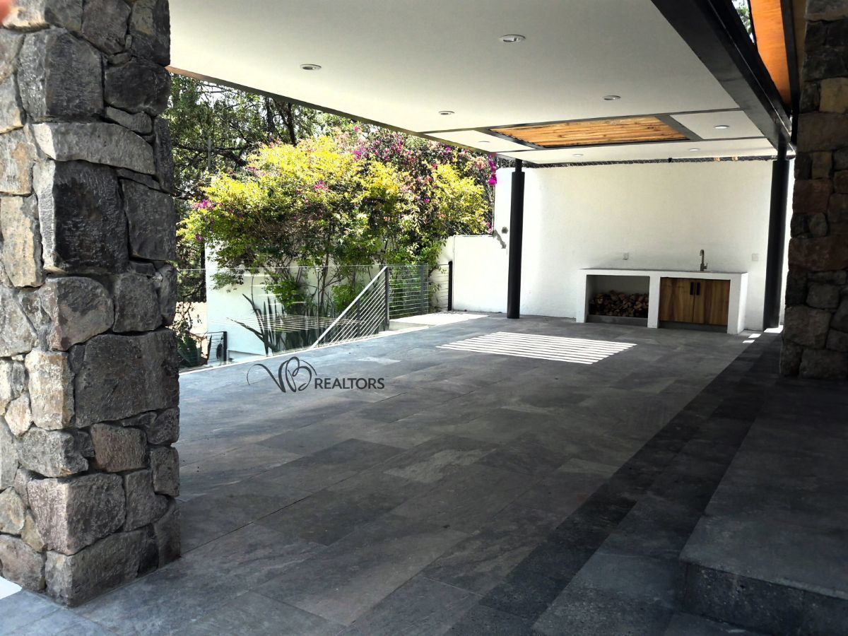 3 de 35: Terraza con tarja y espacio para asador