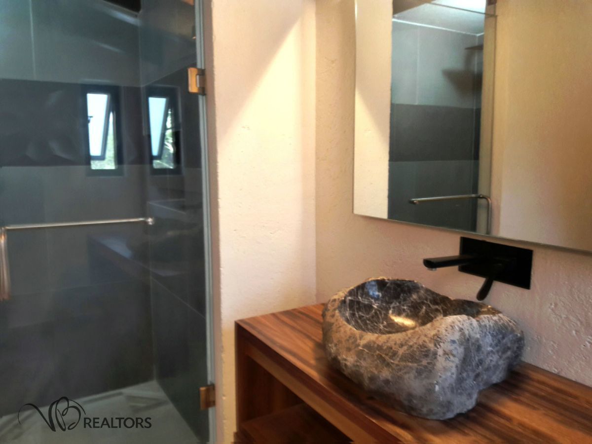 19 de 35: Baño completo primer nivel