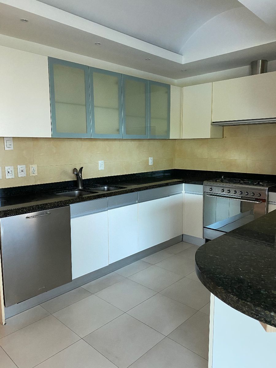Departamento a la Renta en Torres Myth, Country Club, - Foto 6