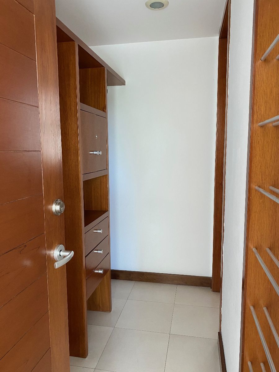 Departamento a la Renta en Torres Myth, Country Club, - Foto 13