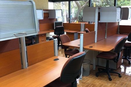 Casa con Oficinas y Sala de Cine