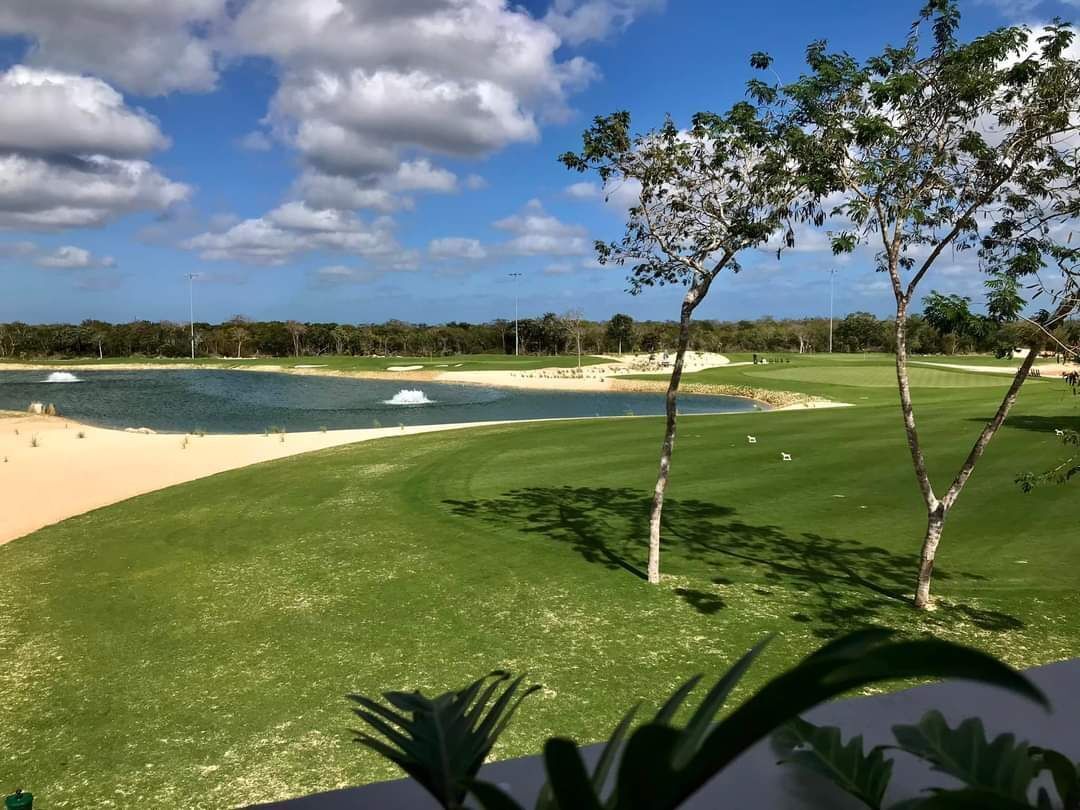 3 de 28: Lotes en Venta
Club de Golf
Chichén Realty