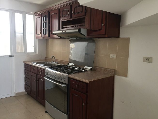 3 of 8: Cocina equipada en excelente funsionamiento