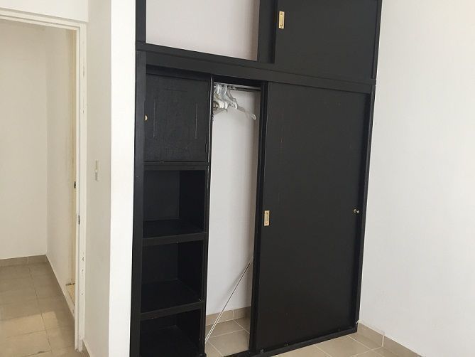 8 of 8: Closets en las recamara sen excelente estado.