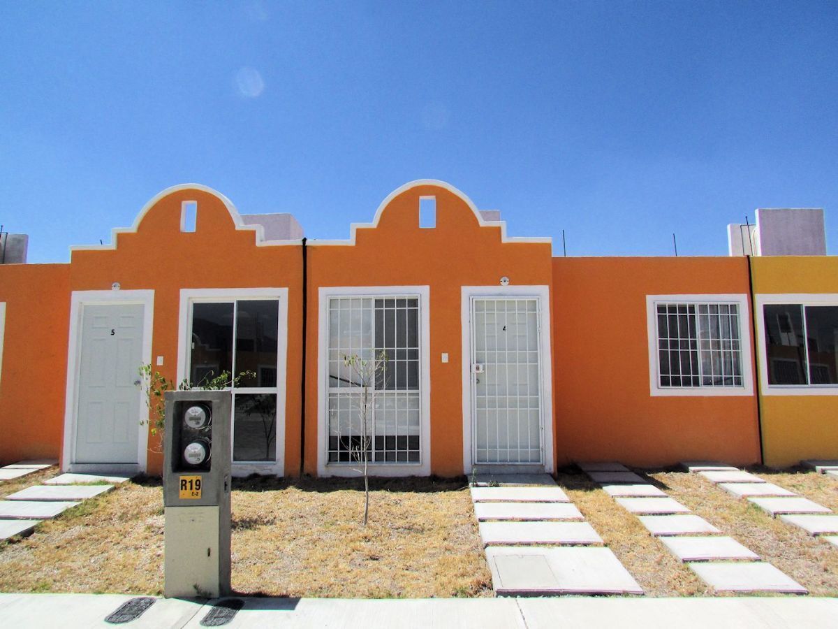 Casa en Renta en Tequisquiapan, Fracc Flores de Hacienda, 2 Rec 1 baño |  EasyBroker
