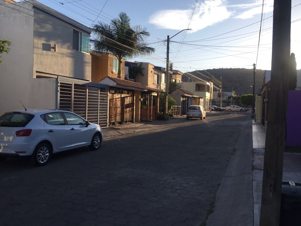 5 de 44: AMPLIA CALLE DEL COTO TOTALMENTE CONSTRUIDO