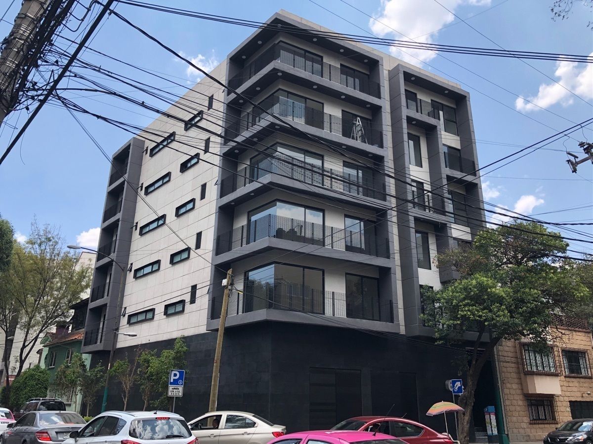 3 de 30: FACHADA DE DIA 