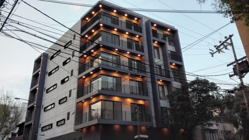 1 de 30: FACHADA ESQUINA TARDE-NOCHE