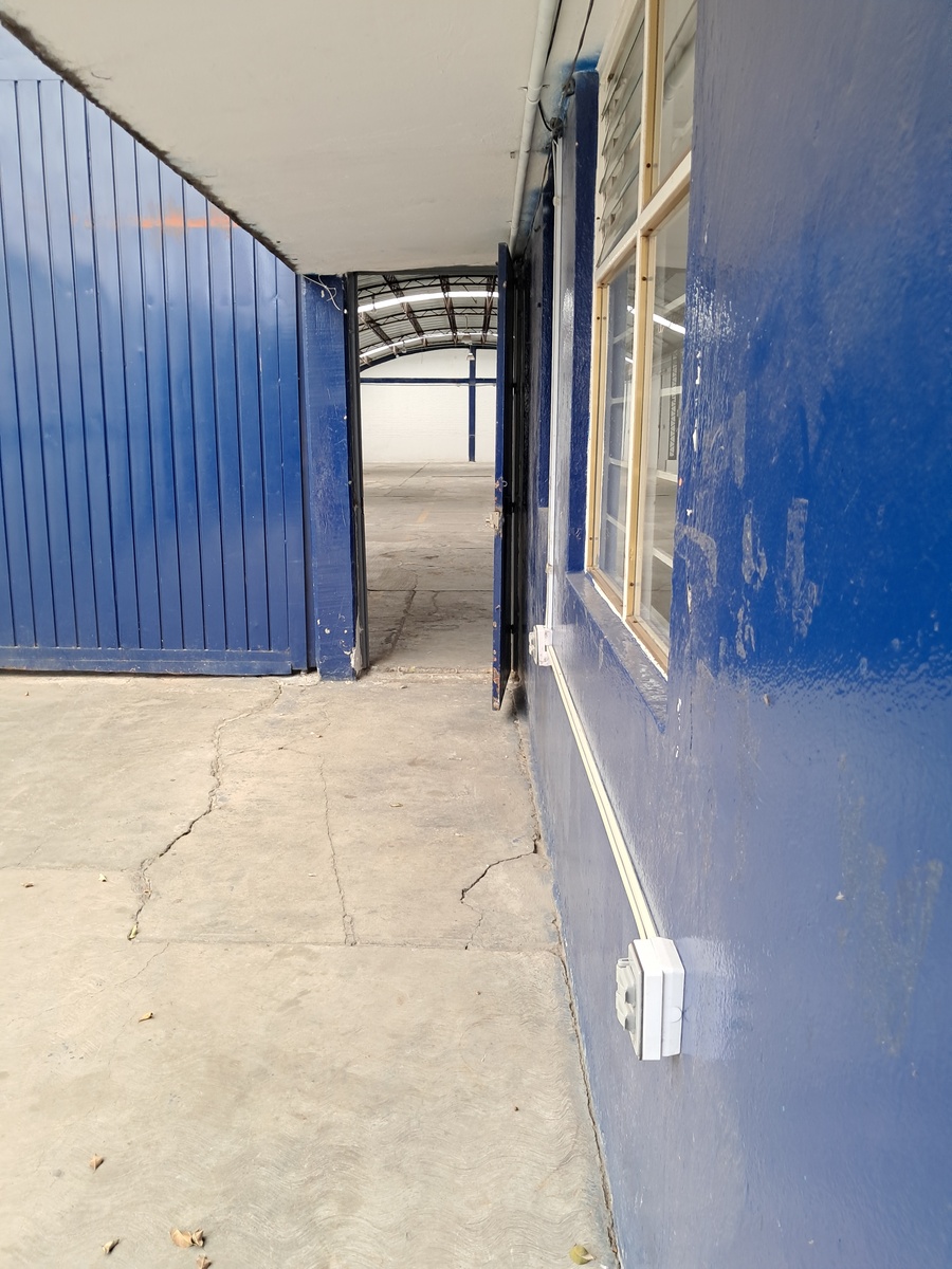 1 of 9: Estacionamiento para 3 autos