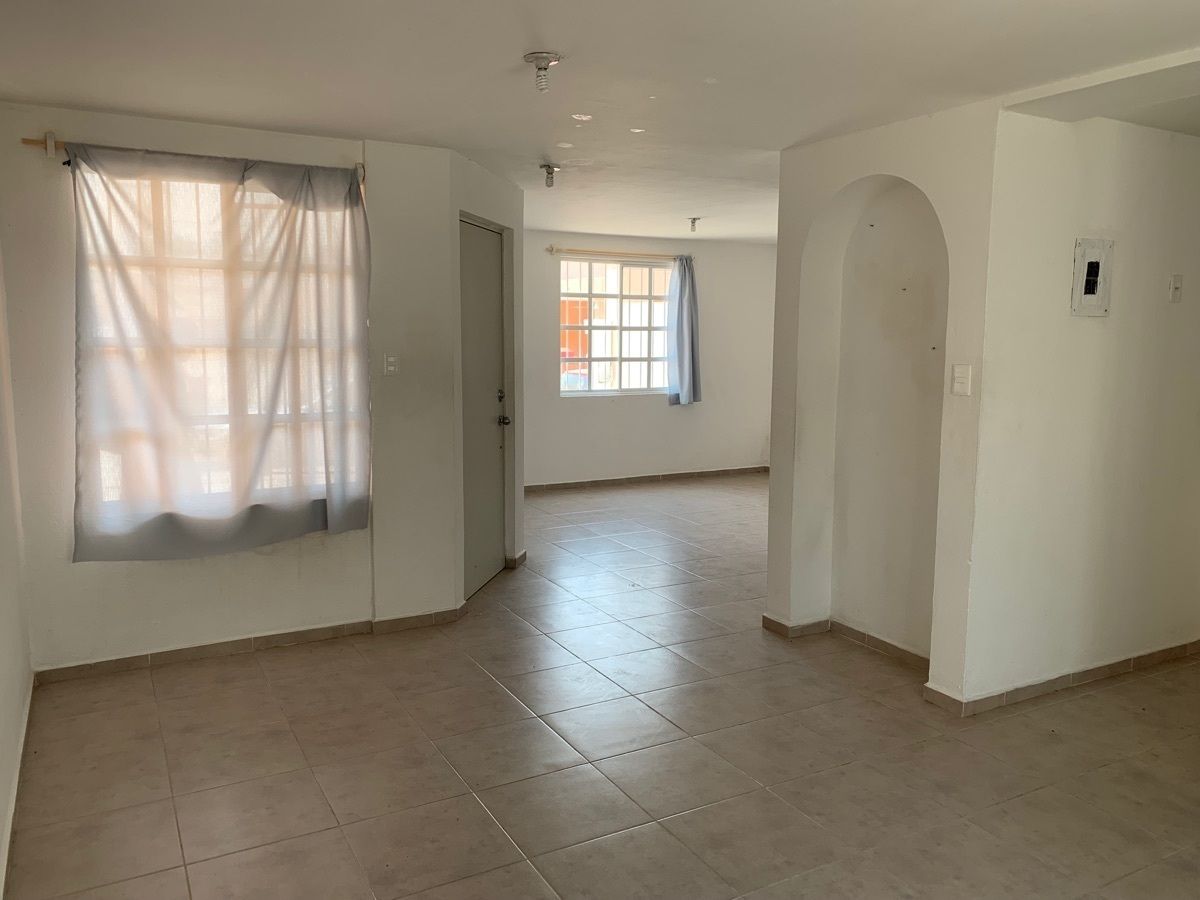 12 de 25: Sala y Comedor