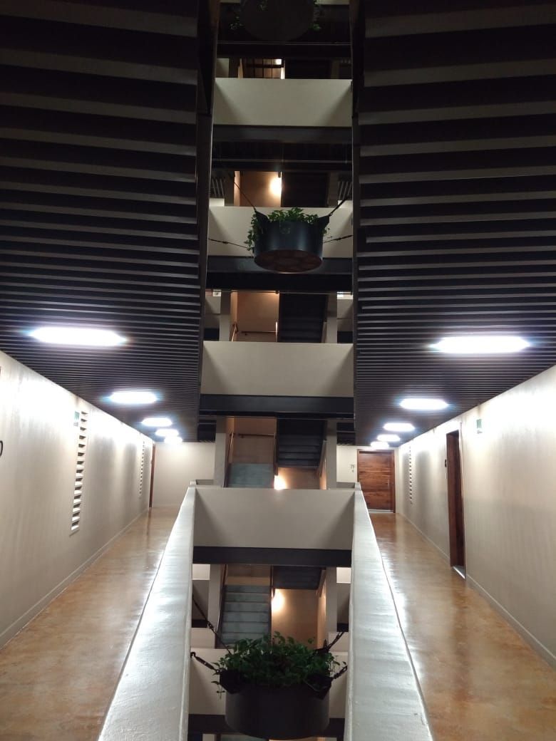 13 de 33: Pasillos interiores 