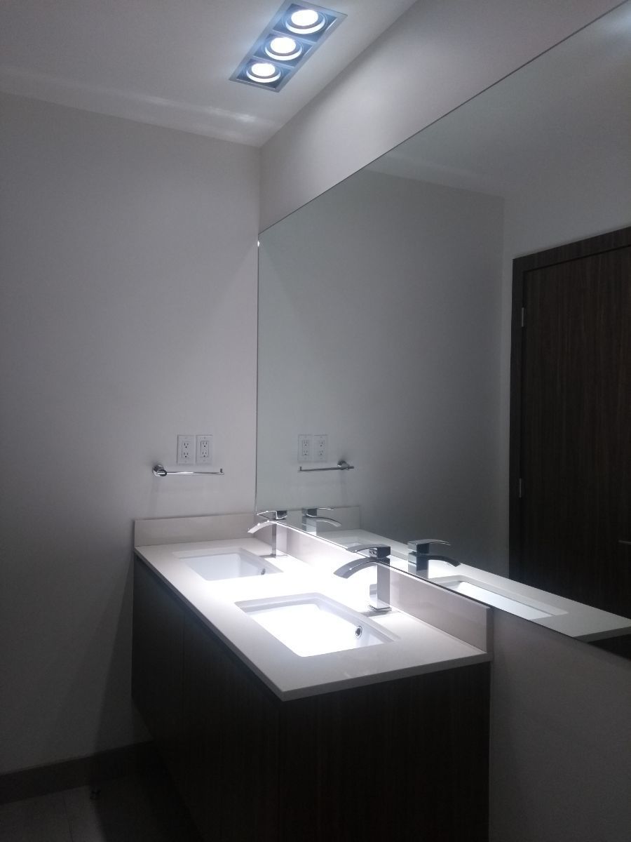 27 de 33: Doble lavabo cuarto principal