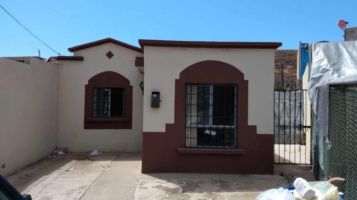 Casa 1 Nivel Ampliada, Frac. Villas del Real 3 , en Ensenada, B.C.,