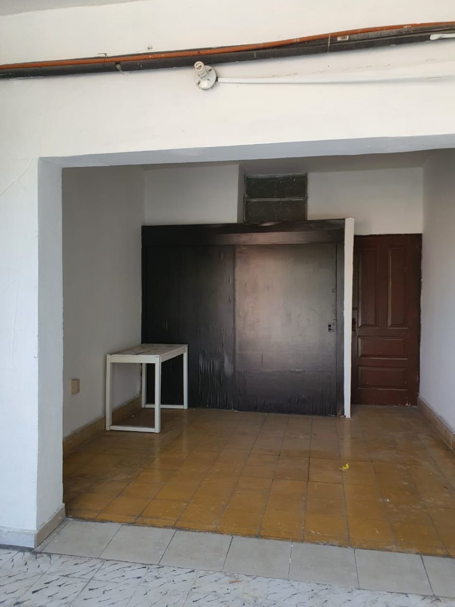 4 de 36: Cochera techada para 1 auto con almacén en madera