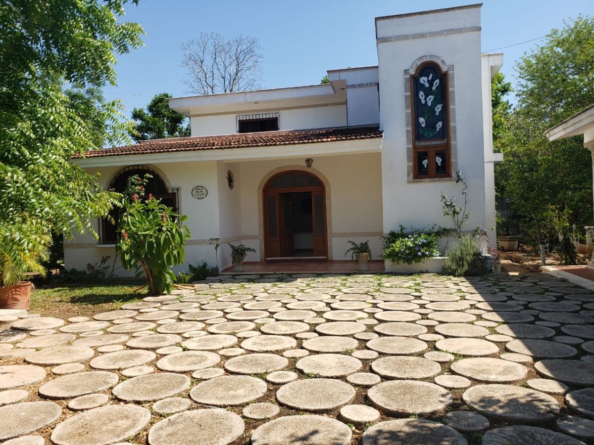 Casa Colonial en Venta en el Centro de Umán, Yucatán | EasyBroker