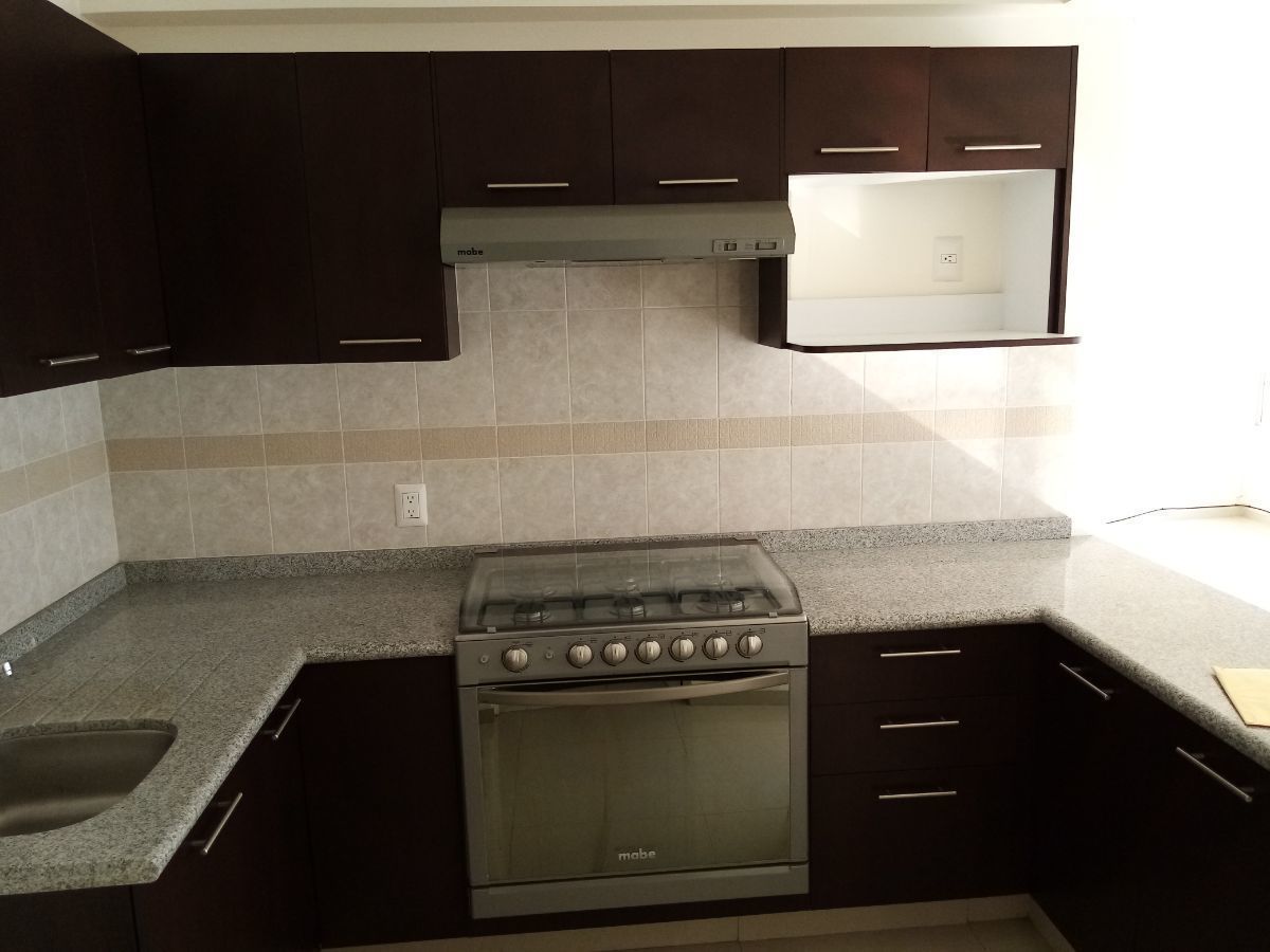 5 de 11: Cocina equipada.