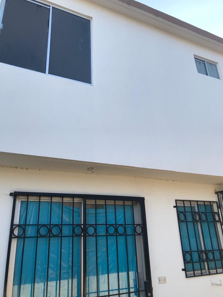 8 de 15: Fchada con protección.