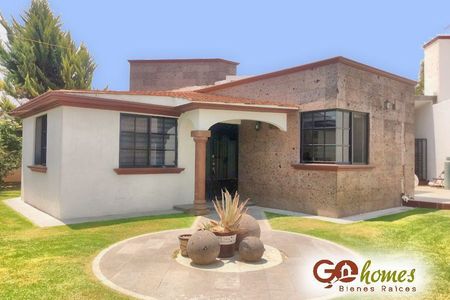 Hermosa Casa en venta en Tequisquiapan Fraccionamiento Los Viñedos |  EasyBroker