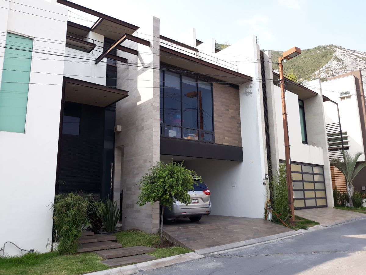 Casa en Renta en Colinas Del Valle Monterrey NL | EasyBroker