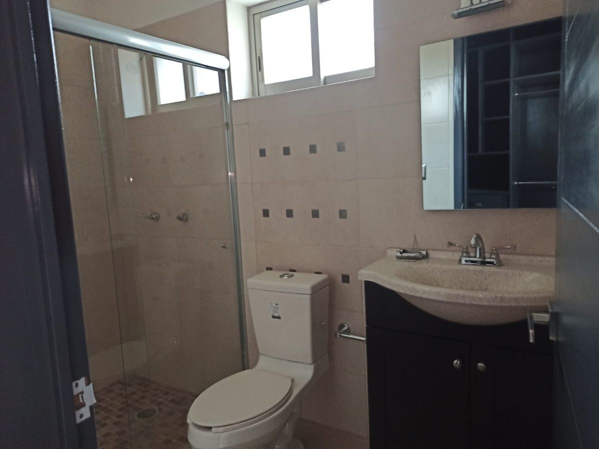 20 de 27: SE RENTA CASA EN LAGUITOS BAÑO