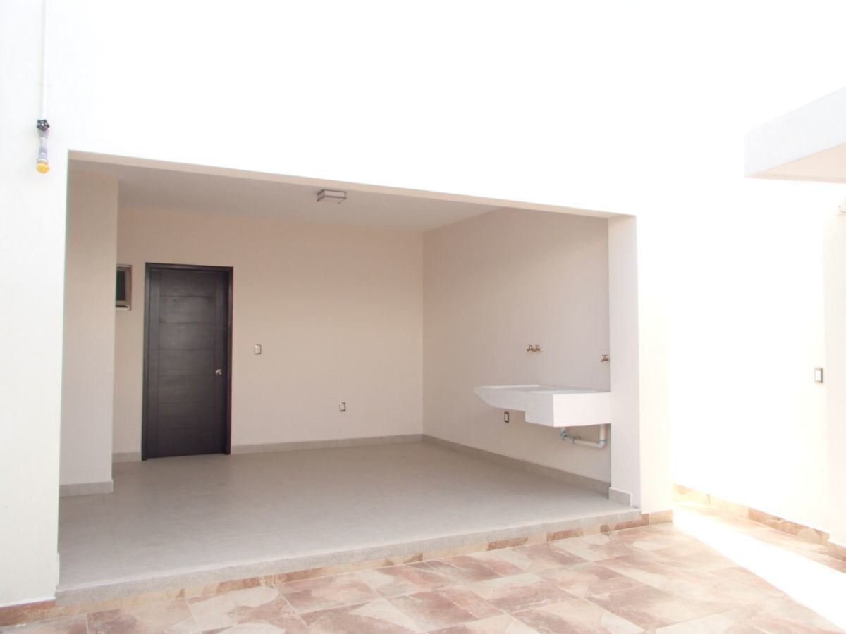 26 de 27: SE RENTA CASA EN LAGUITOS ZOTANO TERRAZA