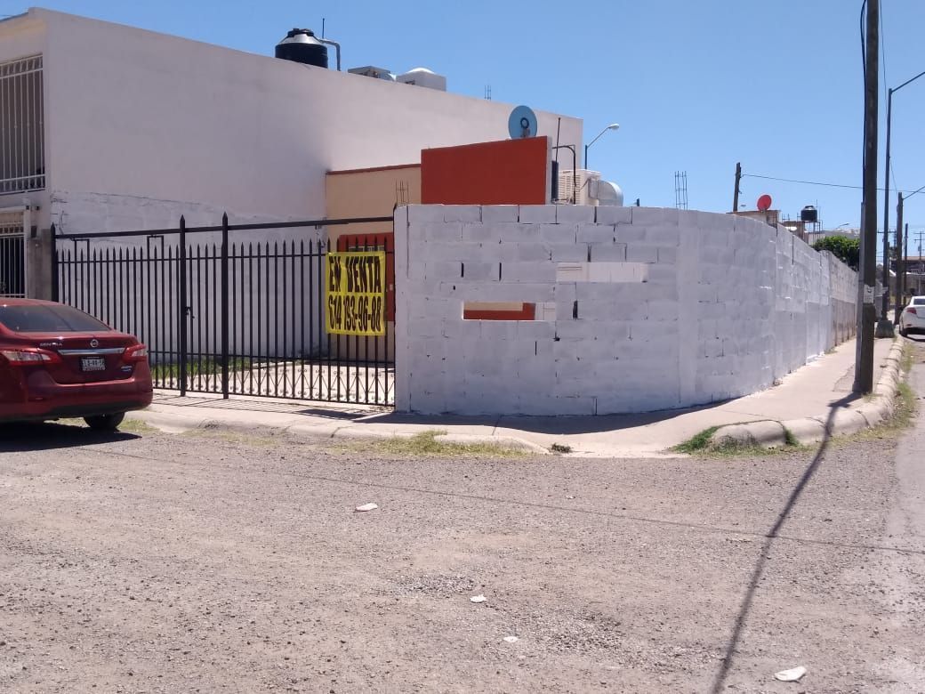 1 de 14: FRENTE DE LA CASA