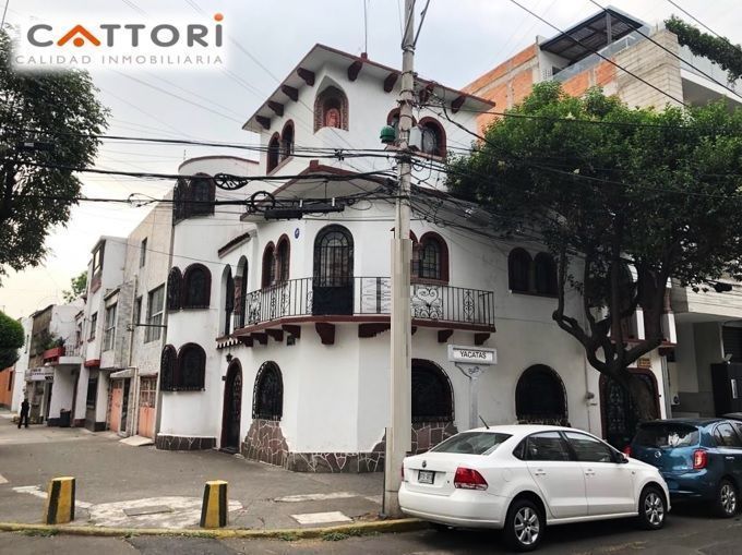 OPORTUNIDAD! VENTA MAGNÍFICA CASA EN ESQUINA EN LA COLONIA NARVARTE |  EasyBroker