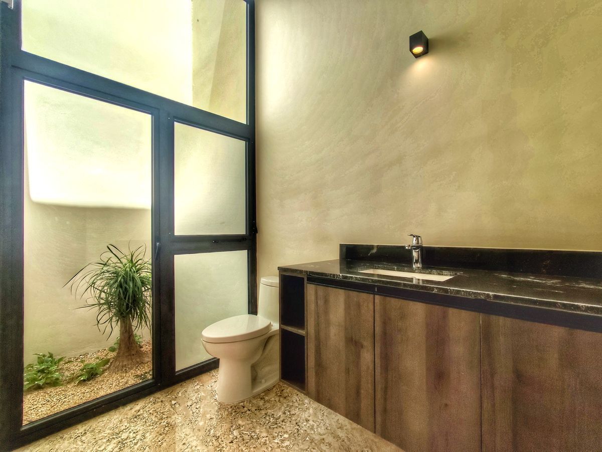 5 de 35: Medio baño de visitas