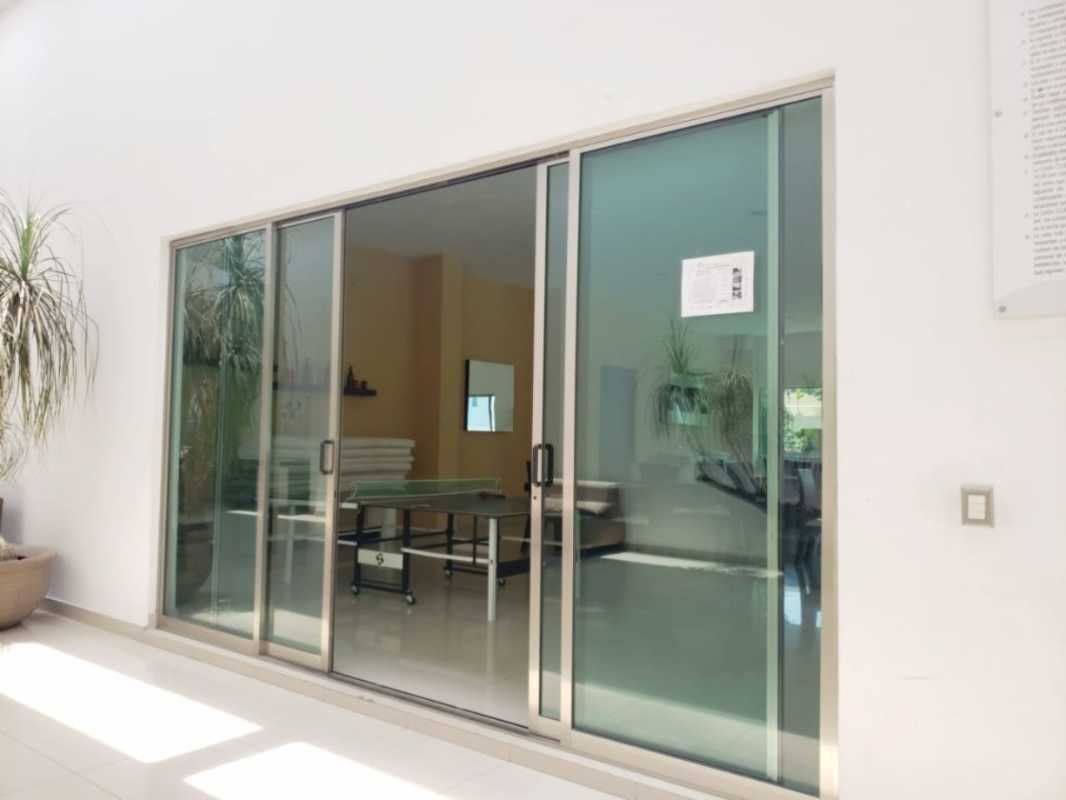 13 de 14: Área de Juegos