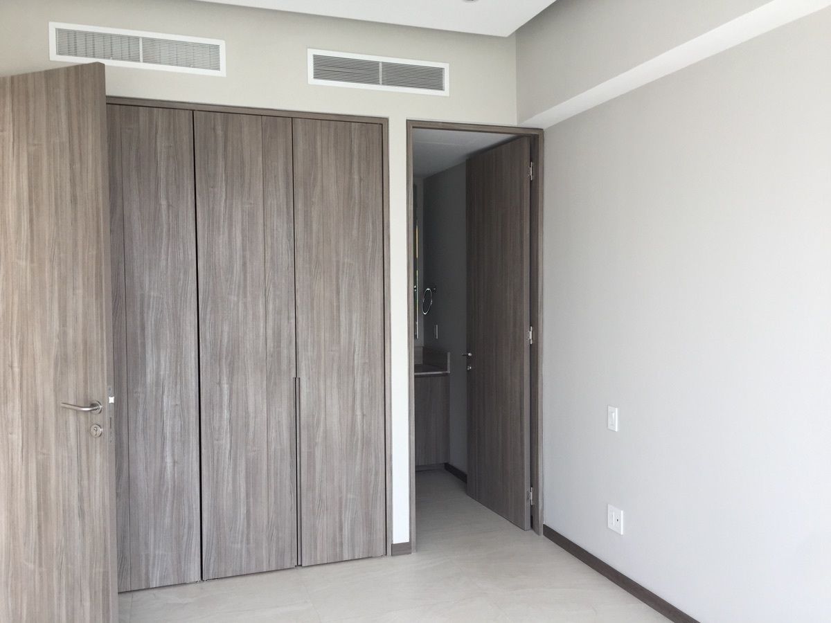 37 de 49: clóset de recámara principal y a/c