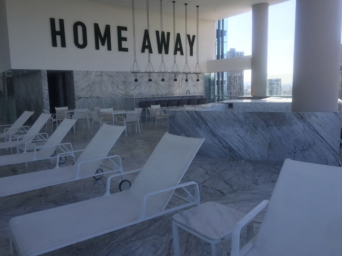 6 de 49: parklife terraza junto a la alberca