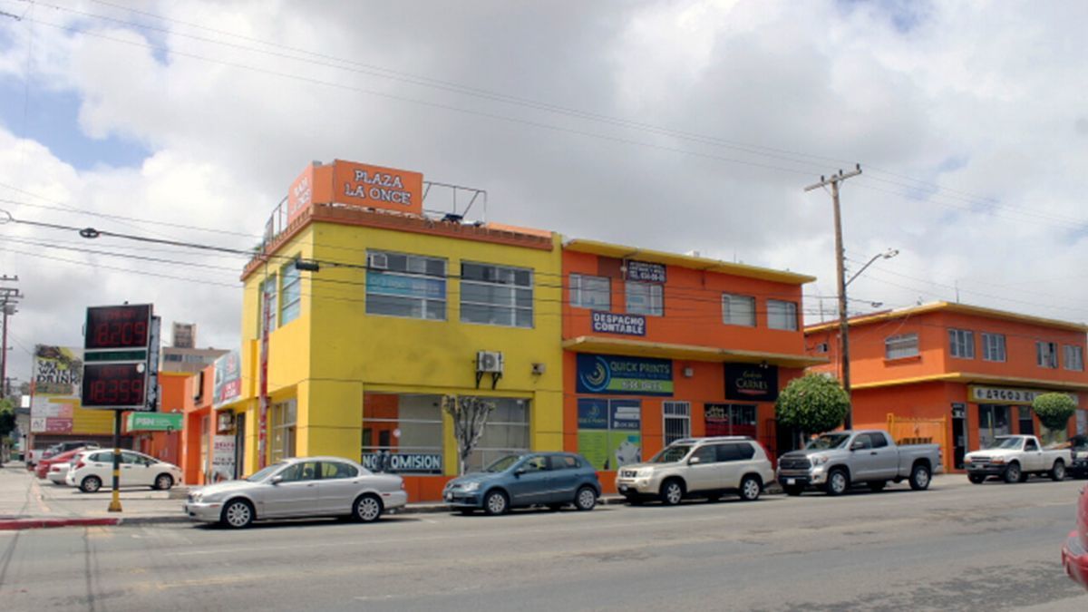 1 de 6: Locales en Renta en Plaza la Once PMR-23