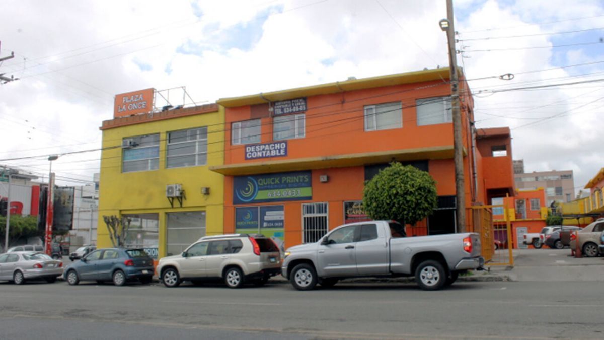 4 de 6: Locales en Renta en Plaza la Once PMR-23