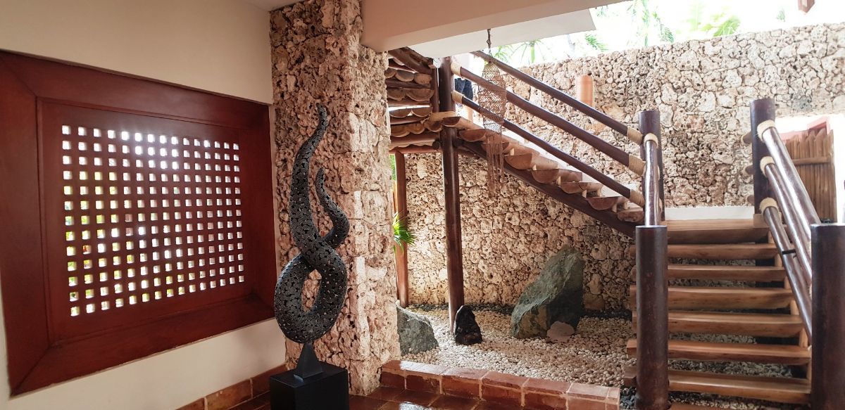 2 de 24: Detalle escalera en eucalipto