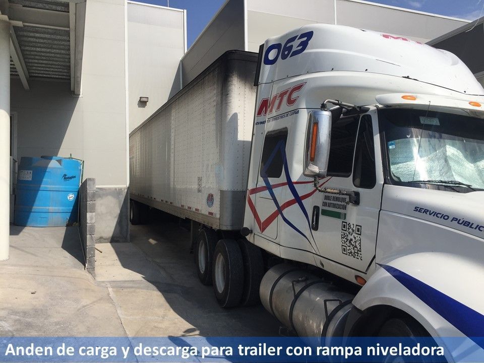 4 de 9: Anden de carga y descarga para trailer con rampa niveladora