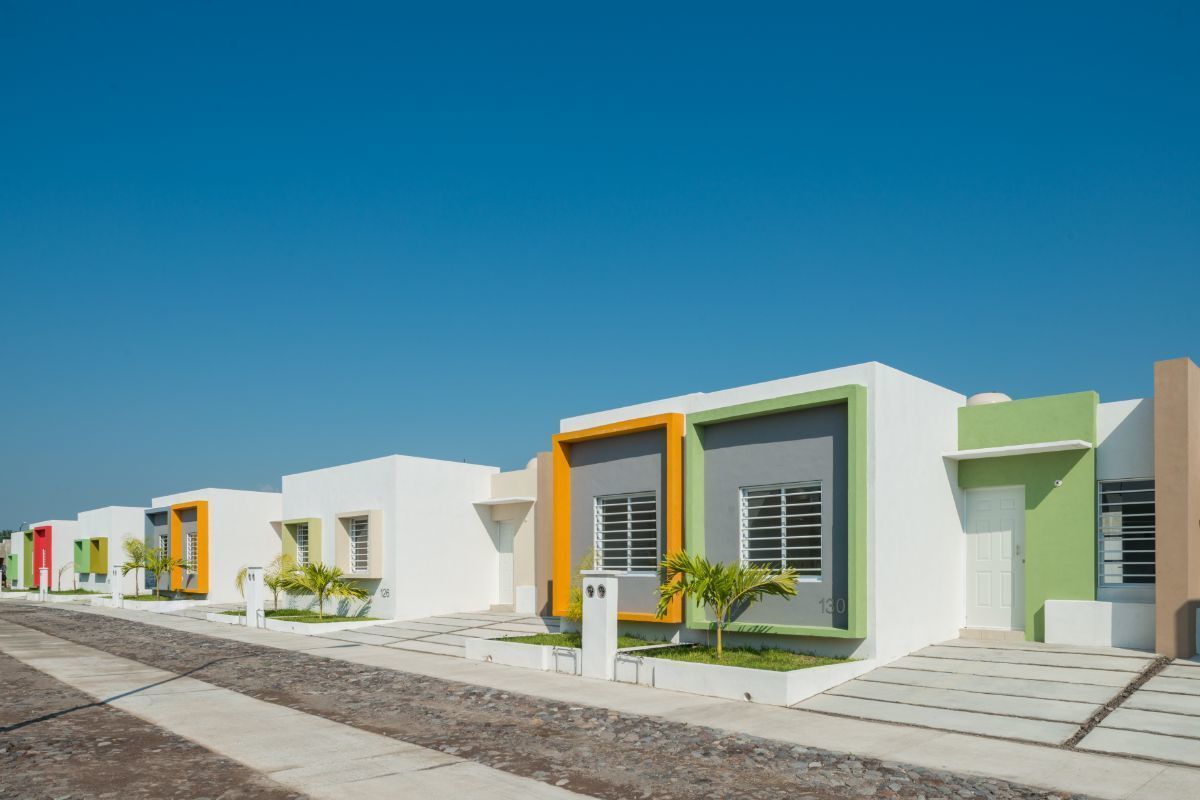 2 de 16: Fachada 1 y 2