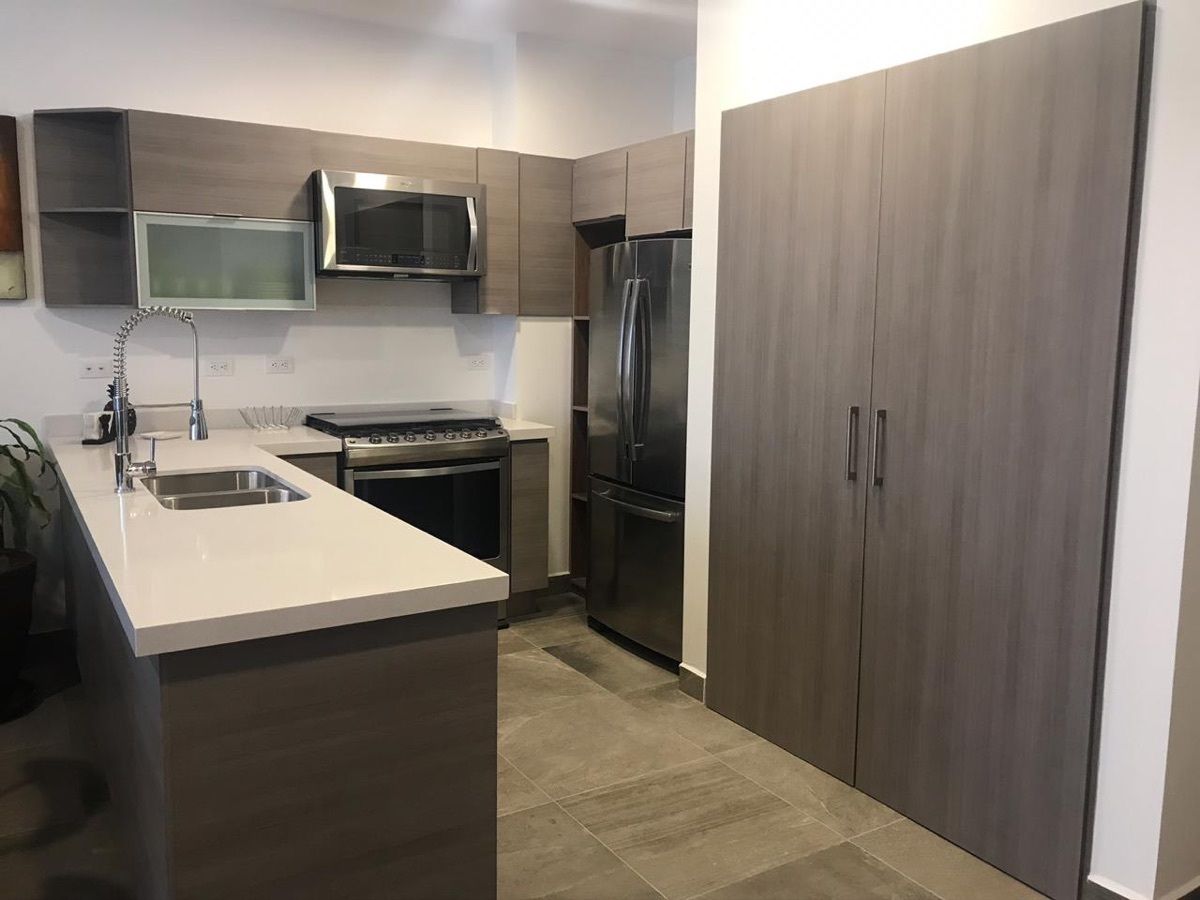 3 de 8: Cocina Equipada