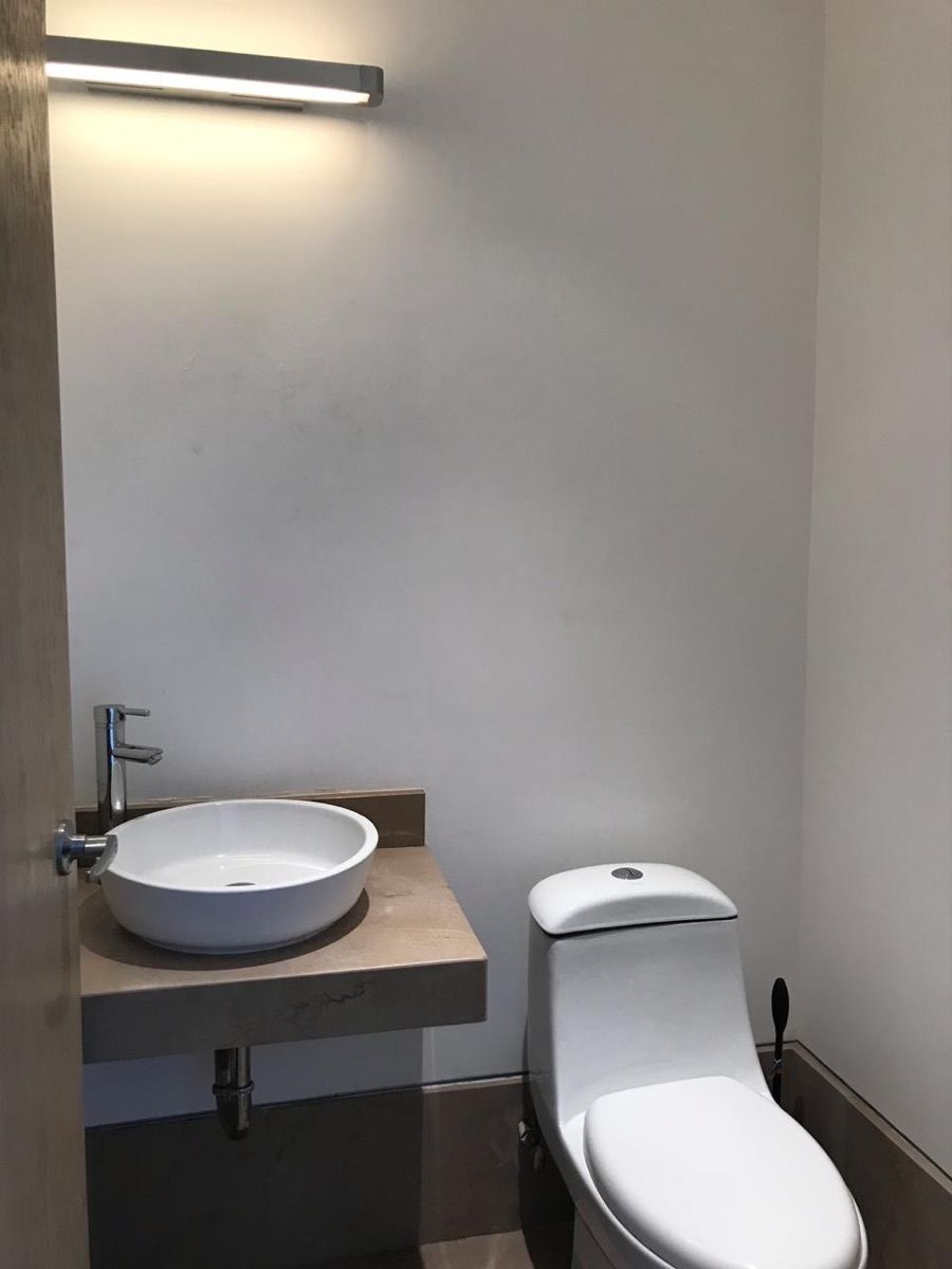 4 de 8: baño