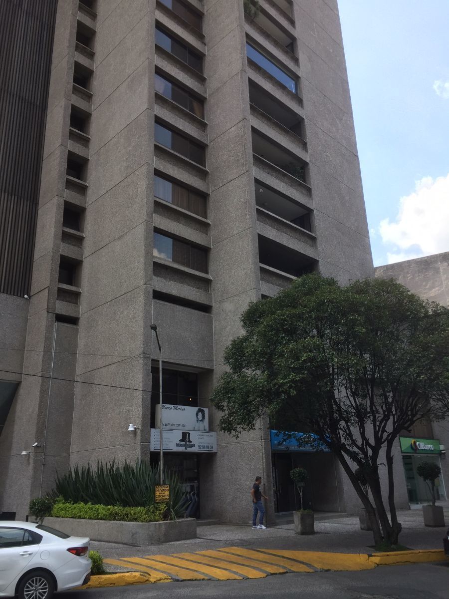 VENTA DEPTO. P.H. 600 M2 Tecamachalco zona comercial