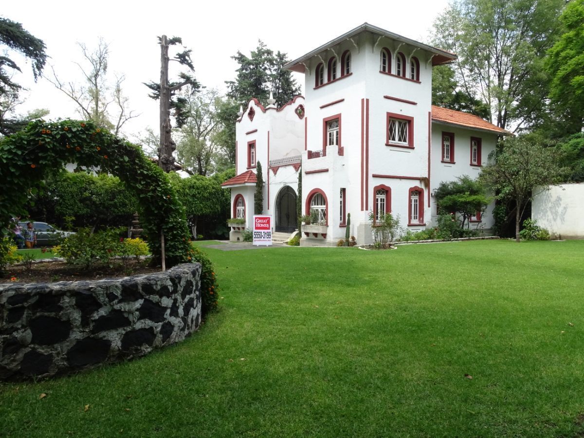 10 de 31: El jardín rodea la casa