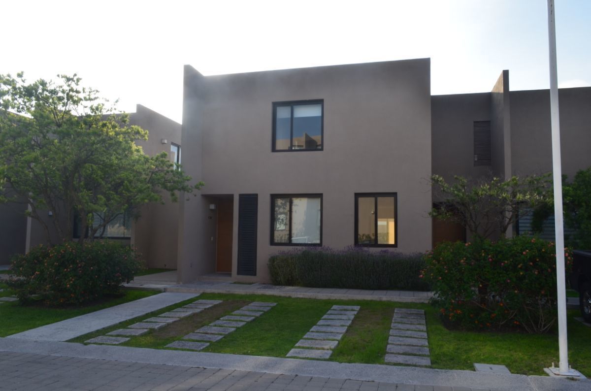 Amplia Casa en Zibata, Querétaro